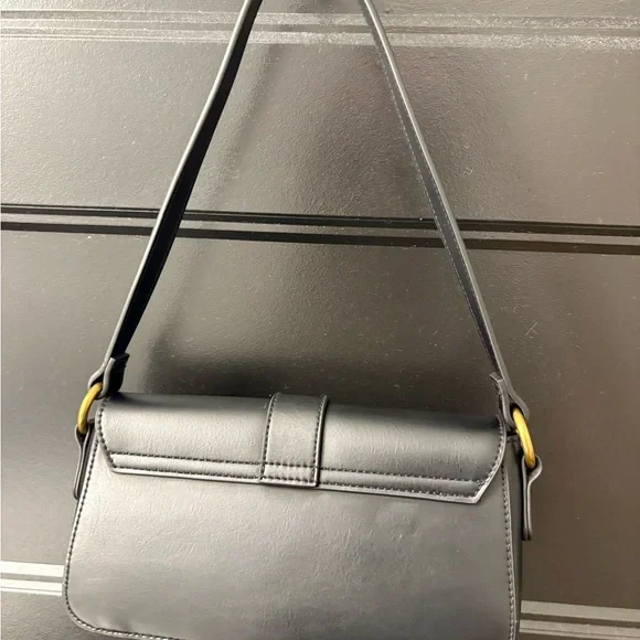BUCKLE SHOULDER BAG - Picture 5 of 16